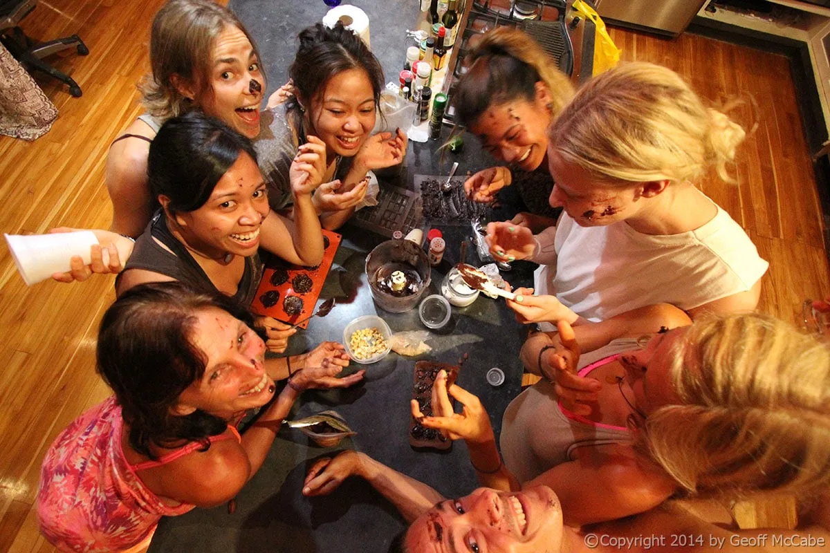 A raw chocolate making class at Rancho Delicioso